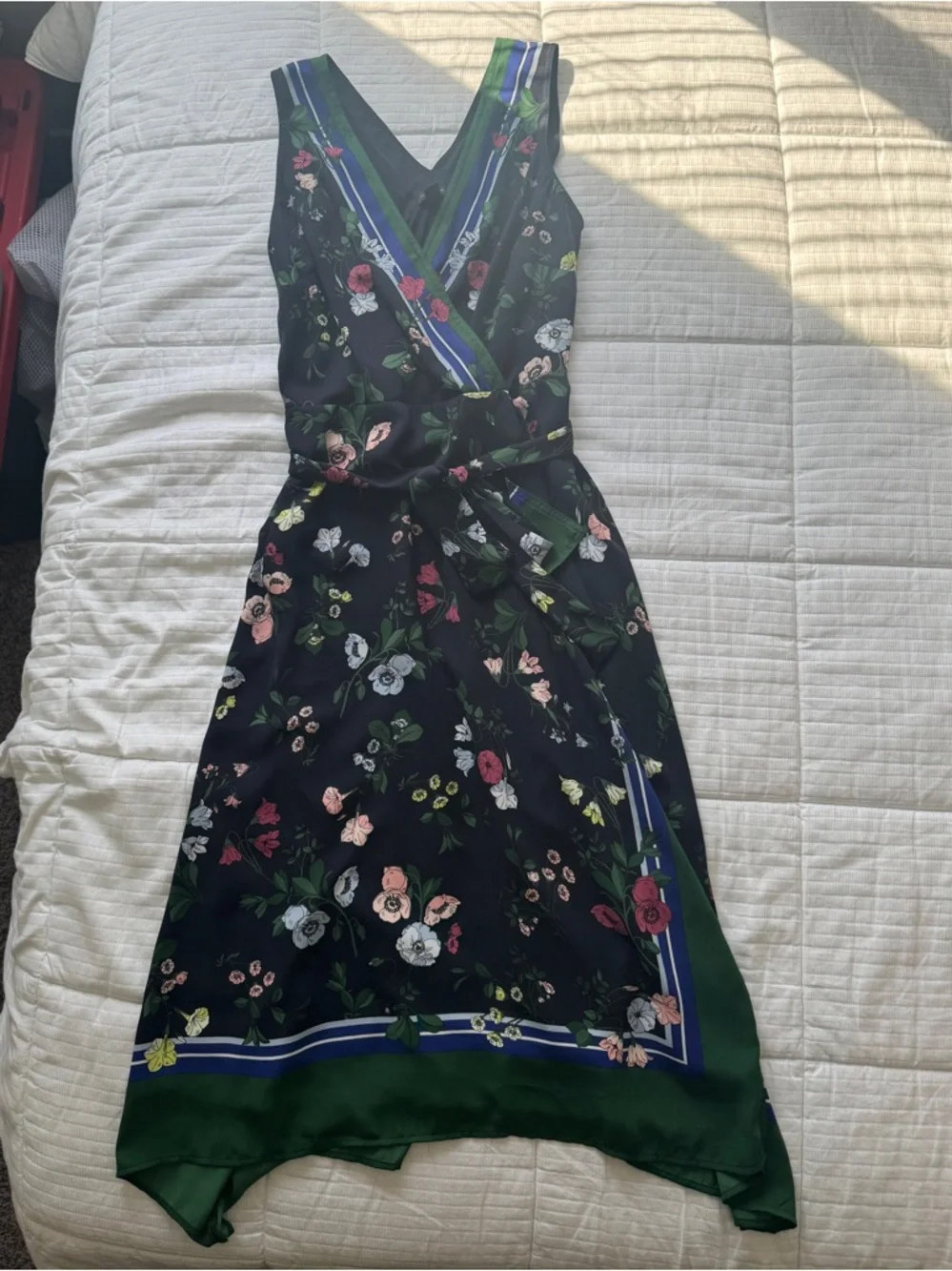 Ann Taylor flowy floral midi dress with tie waist, size 0 - Picture 4 of 11